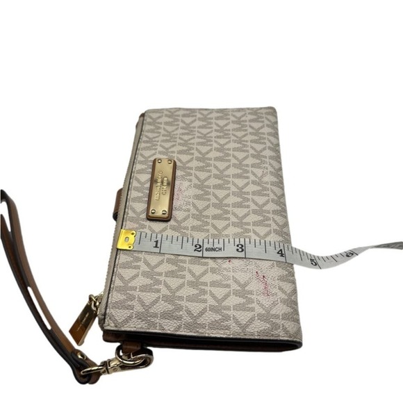 MICHAEL KORS Jet Set Phone Holder / Wallet - Picture 10 of 11
